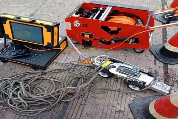 乌达CCTV管道检测机器人